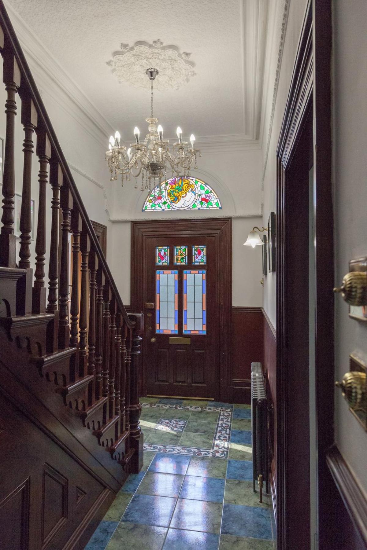 Victorian Elegance At Kingscliffe, Sleeps 17 — Photos 2
